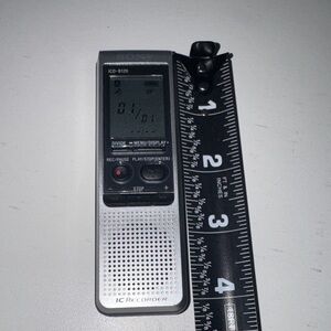 Sony ICD-B120 IC Digital Voice Recorder Handheld Dictaphone Tested Working